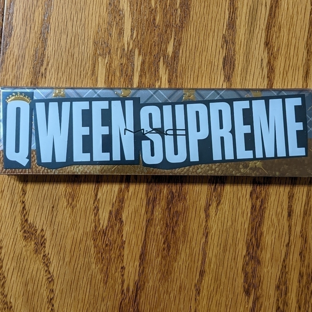 MAC Qween Supreme Eye Shadow Palette